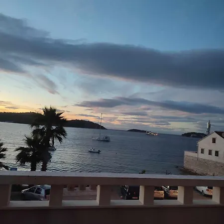 Mar A Mar *